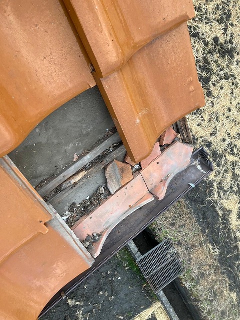 甲府市　瓦差し替え工事